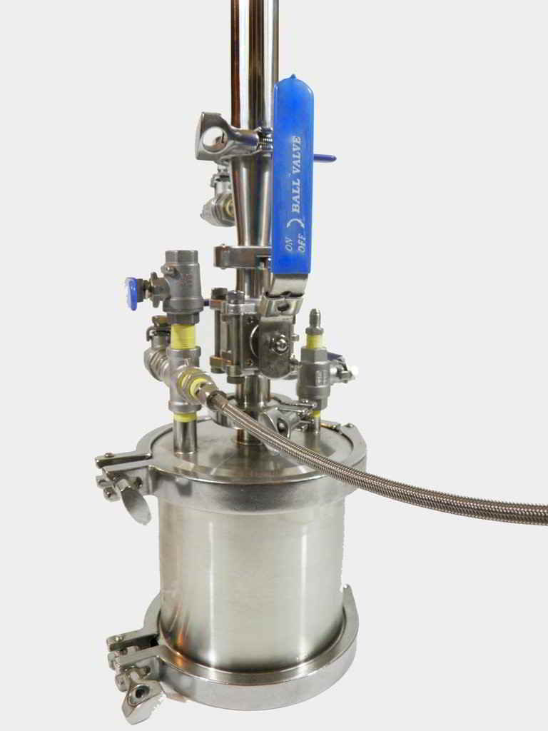 extractor tank for hydrocarbon extraction